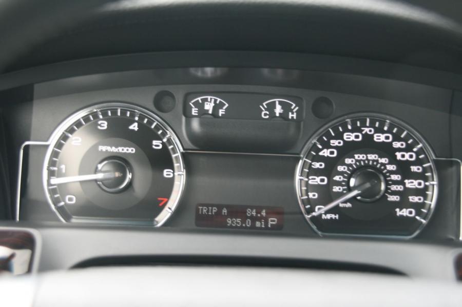  Lincoln MKS 2008 года  (фото 45 из 284)